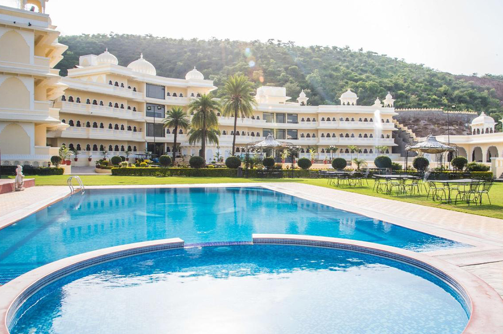 Luxury hotel in udaipur